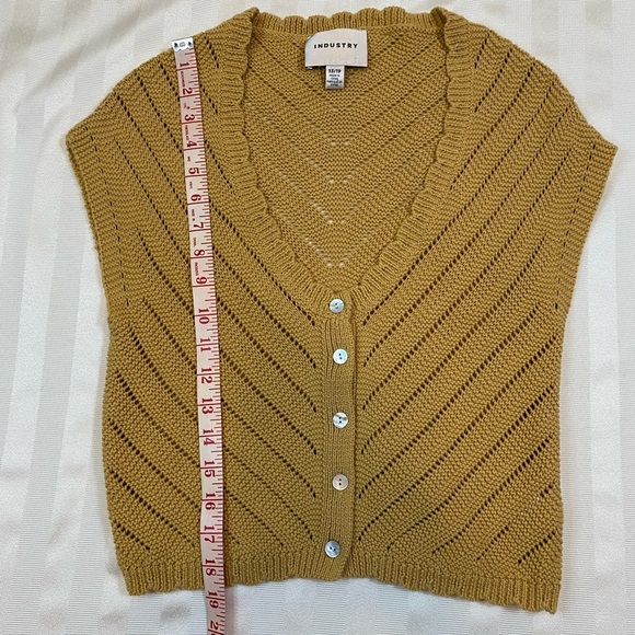 Industry Republic Clothing XS Women's Mustard Color Soft Sweater Vest V-Neck - Picture 10 of 11